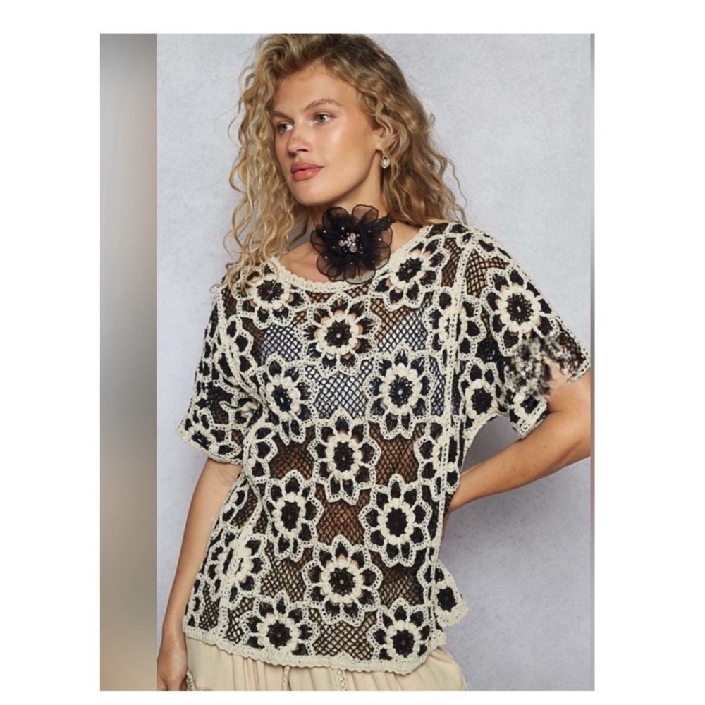POL Clothing Crochet Floral Knit Top Black Cream Short Sleeve Boho One Size NWOT